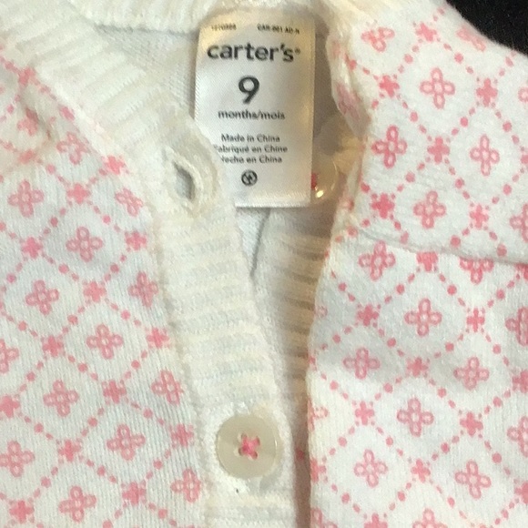 CARTER’S  baby’s  button front sweater. 9 months  pink and white - Picture 4 of 7